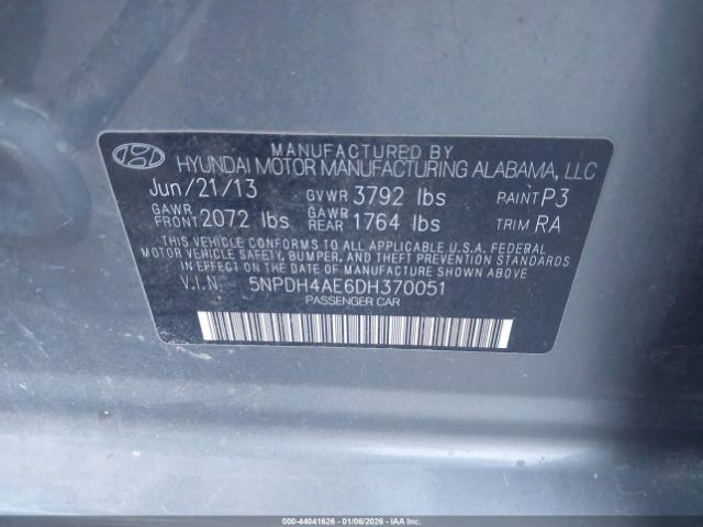 Hyundai ELANTRA Limited Image 2