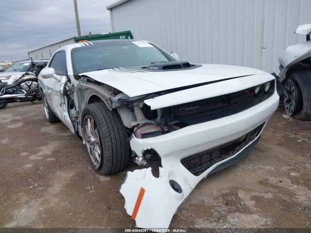  Salvage Dodge Challenger