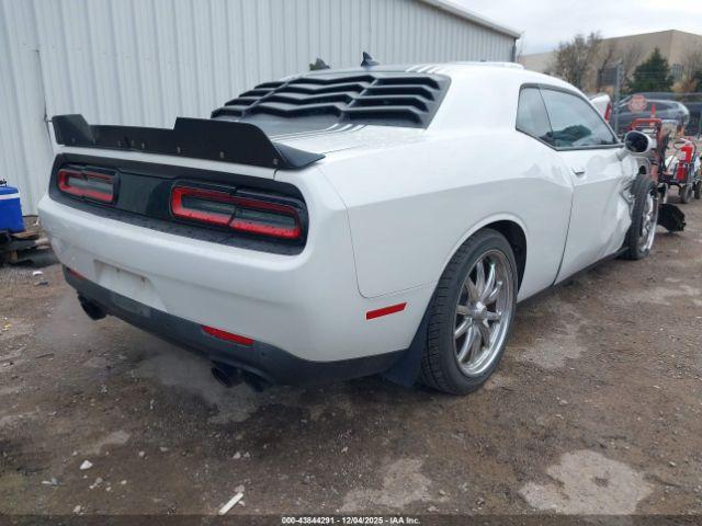 Dodge Challenger Image 2