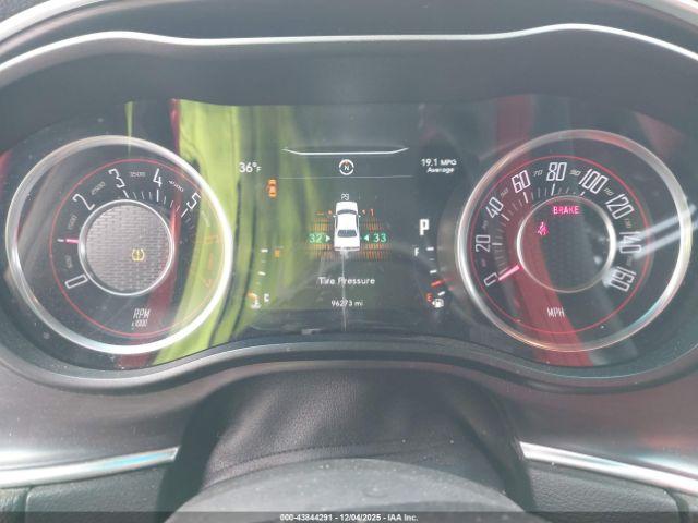 Dodge Challenger Image 4