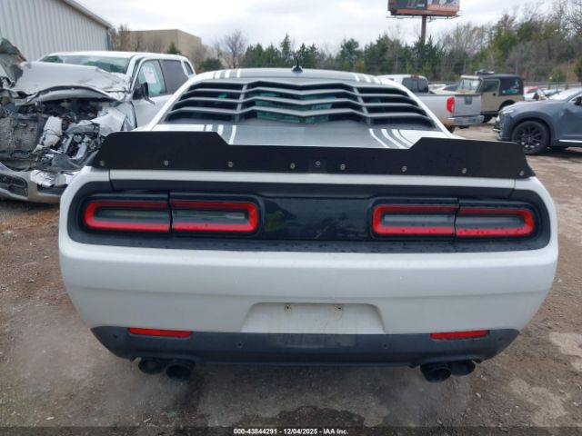 Dodge Challenger Image 3