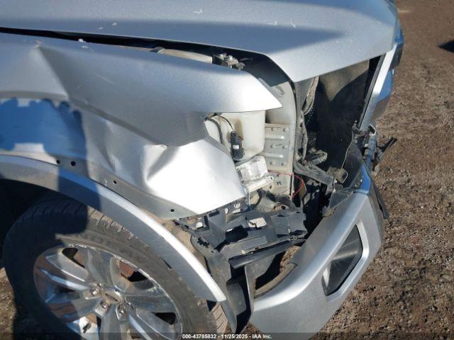 Ford F-150 Platinum Image 4