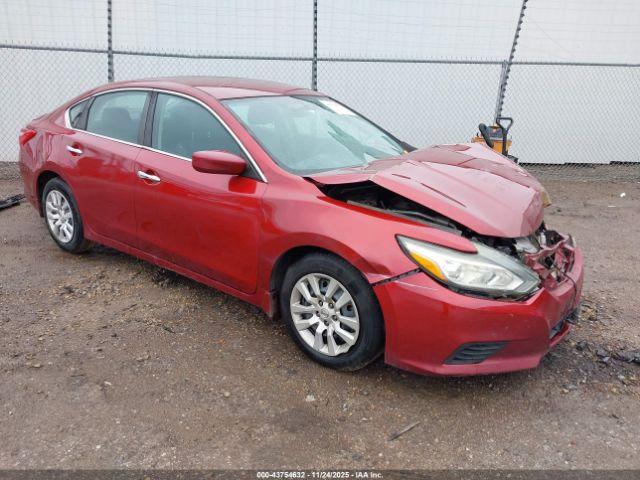  Salvage Nissan Altima