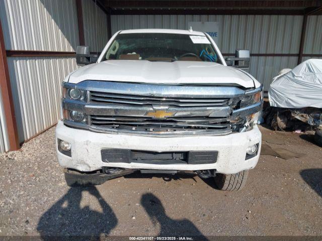 Chevrolet Silverado 2500 High Country Image 10