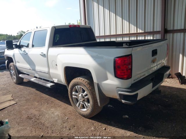 Chevrolet Silverado 2500 High Country Image 8
