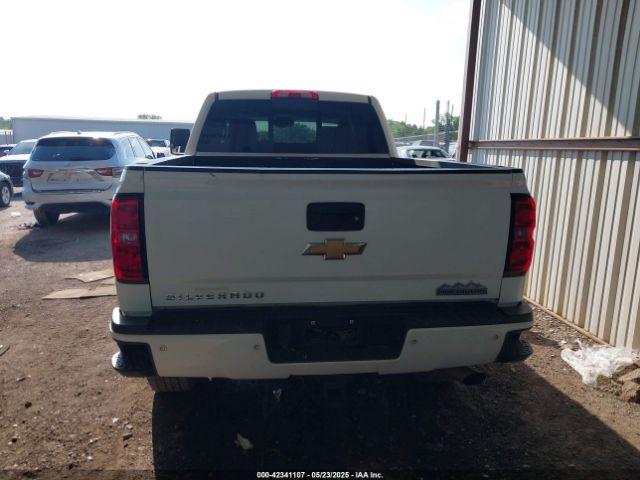 Chevrolet Silverado 2500 High Country Image 14
