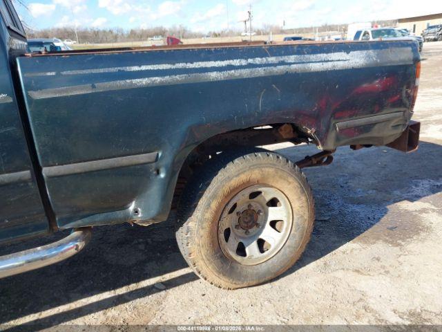 Toyota Pickup Image 4