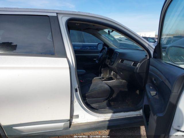 Mitsubishi Outlander Se Image 9