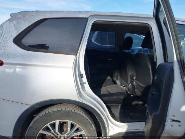 Mitsubishi Outlander Se Image 6