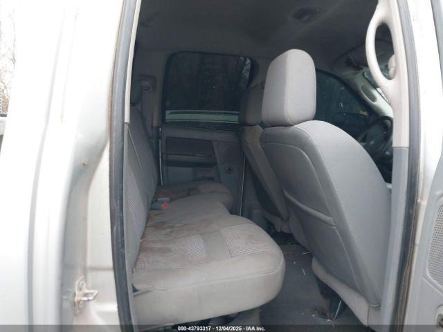 Dodge Ram 2500 Image 4