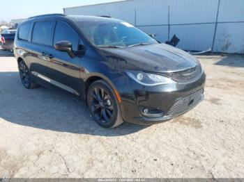  Salvage Chrysler Pacifica