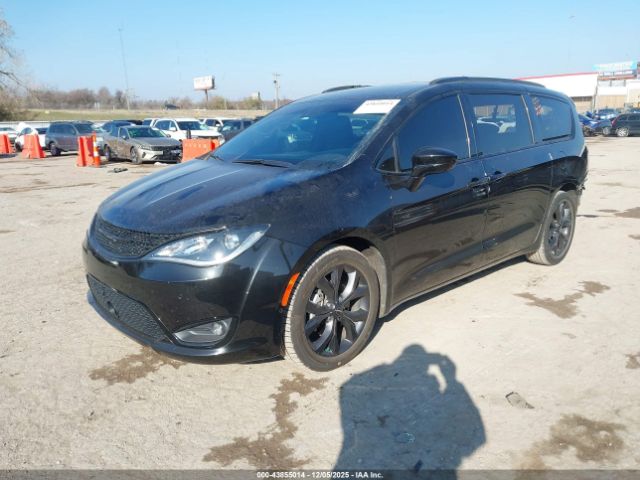 Chrysler Pacifica Touring L Plus Image 14