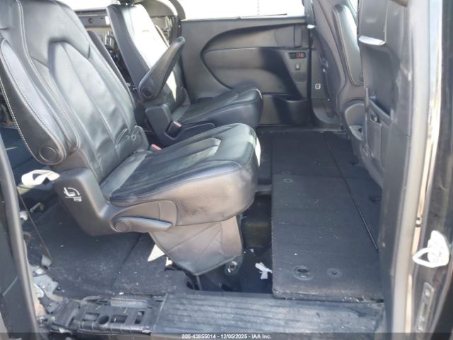 Chrysler Pacifica Touring L Plus Image 8