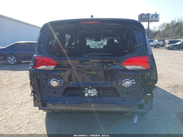 Chrysler Pacifica Touring L Plus Image 7