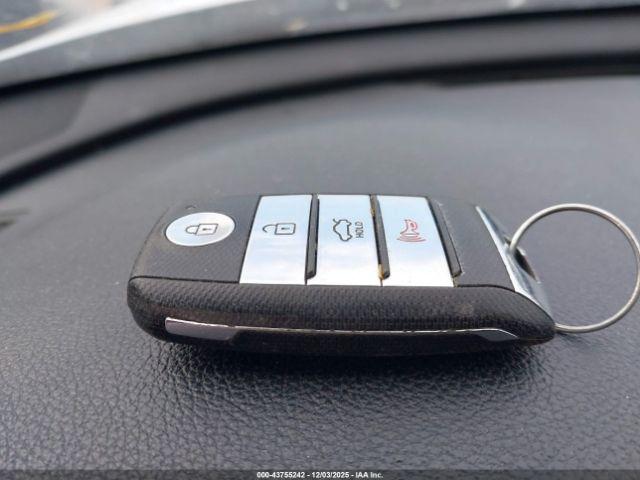 Kia Optima S Image 17