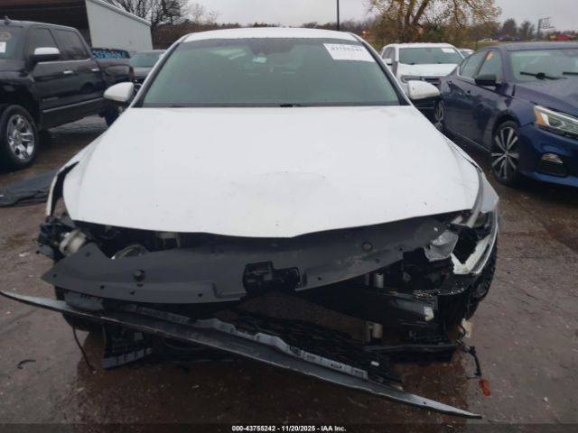 Kia Optima S Image 16