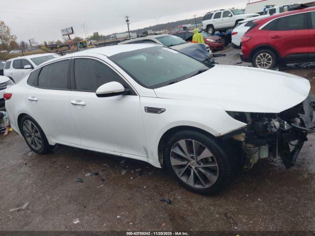 Kia Optima S Image 12