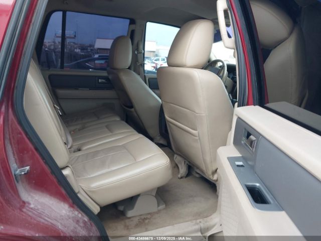 Ford Expedition Xlt Image 9