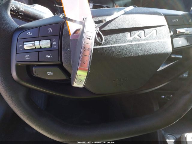 Kia K4 Lxs Image 7