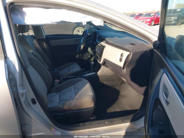 Toyota Corolla Le Image 8