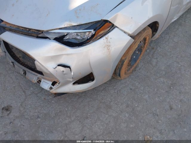 Toyota Corolla Le Image 9