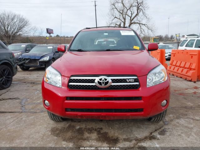 Toyota RAV4 Limited V6 Image 8