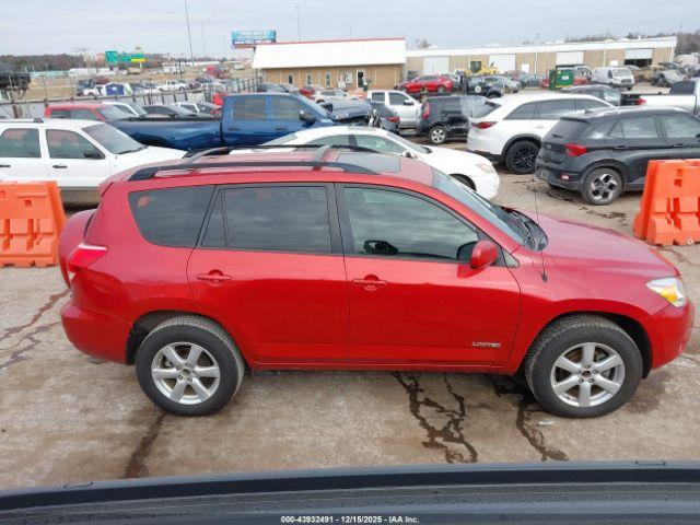 Toyota RAV4 Limited V6 Image 12