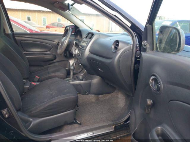 Nissan Versa 1.6 S+ Image 15