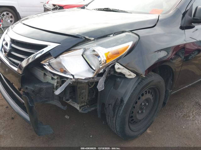 Nissan Versa 1.6 S+ Image 11