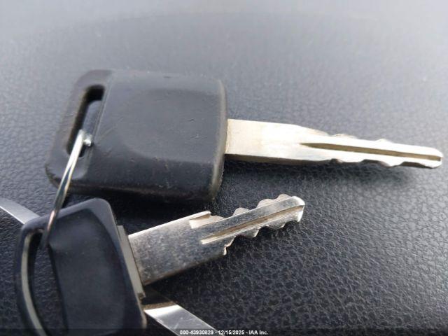 Nissan Versa 1.6 S+ Image 13