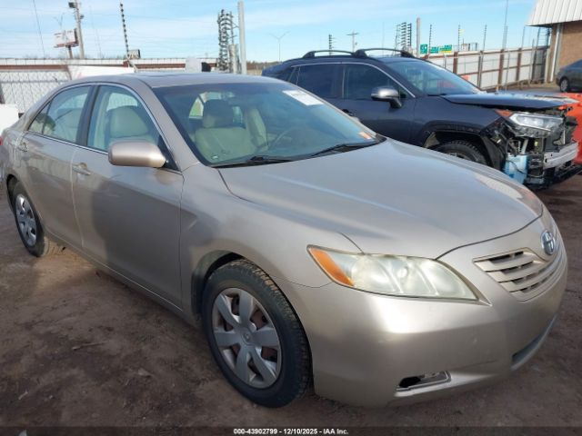 Toyota Camry Le Image 1