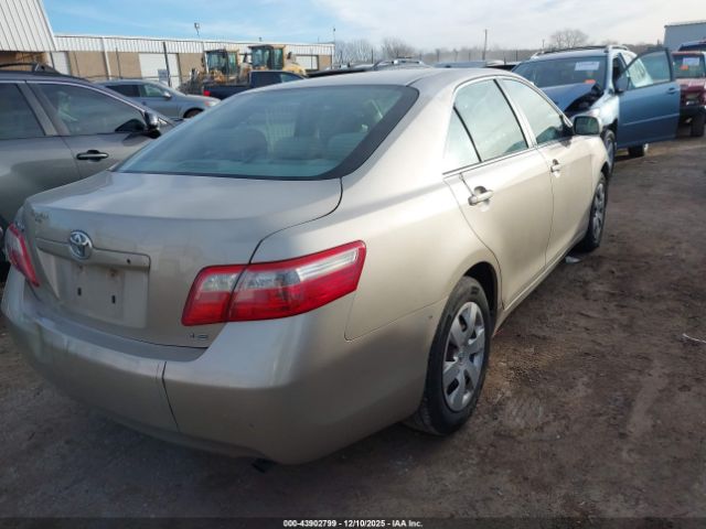 Toyota Camry Le Image 2