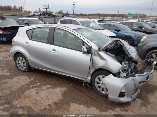  Salvage Toyota Prius c