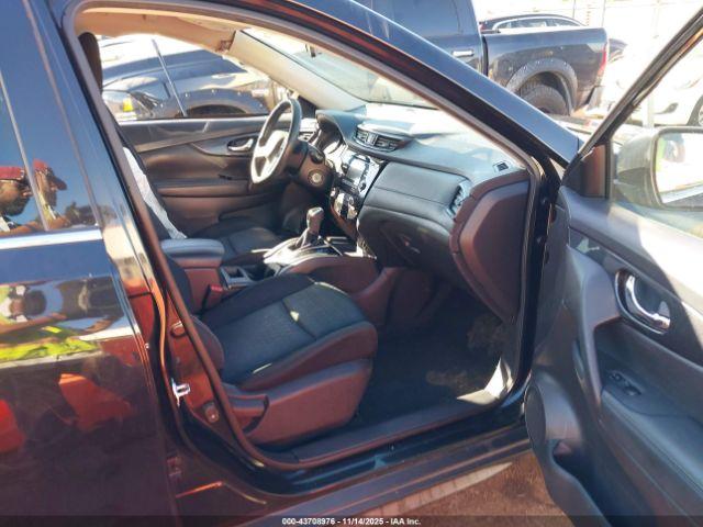 Nissan Rogue S Image 4