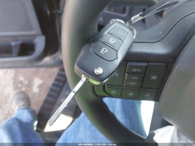 Ford F-150 Xl Image 17