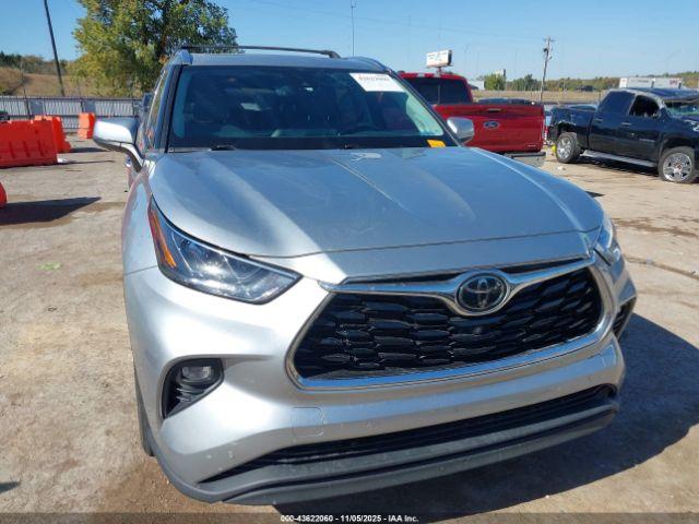 Toyota Highlander Limited Image 14