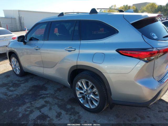 Toyota Highlander Limited Image 8