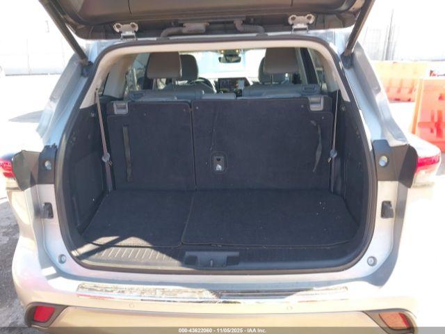 Toyota Highlander Limited Image 11