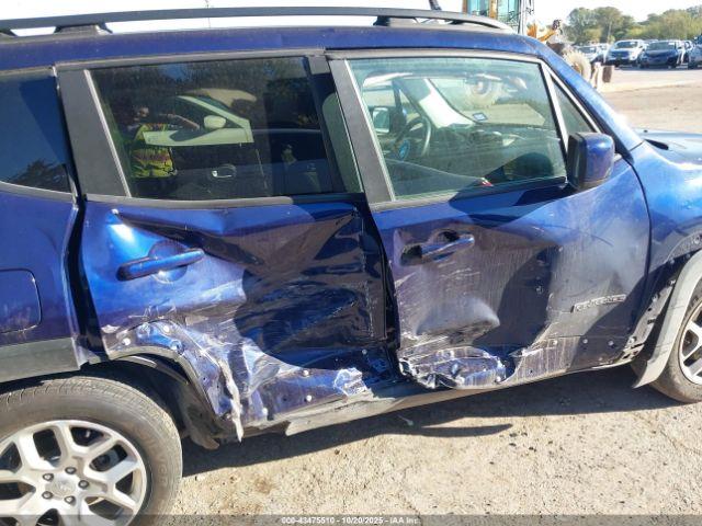 Jeep Renegade Latitude Image 8