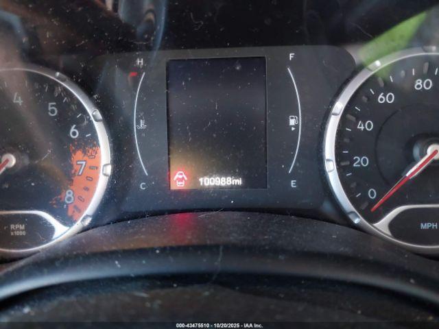 Jeep Renegade Latitude Image 3