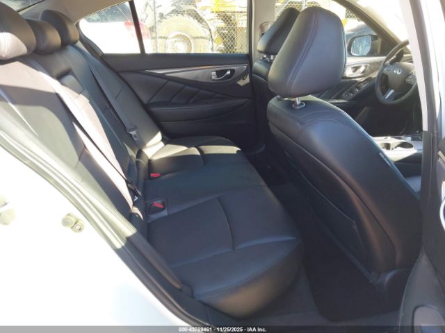 INFINITI Q50 2.0t Base Image 16