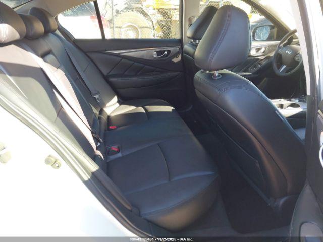 INFINITI Q50 2.0t Base Image 16