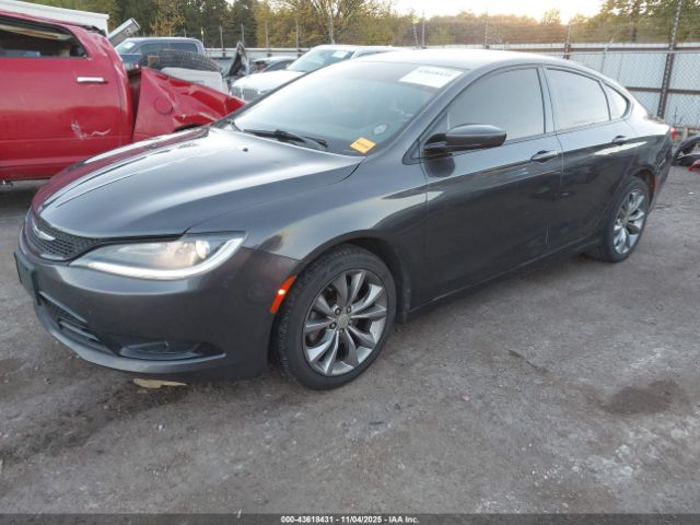 Chrysler 200 S Image 2