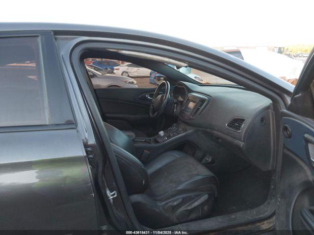 Chrysler 200 S Image 13