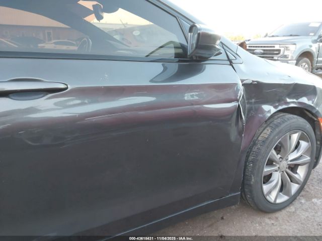 Chrysler 200 S Image 11