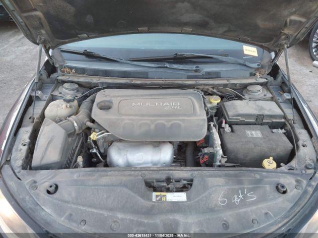 Chrysler 200 S Image 5