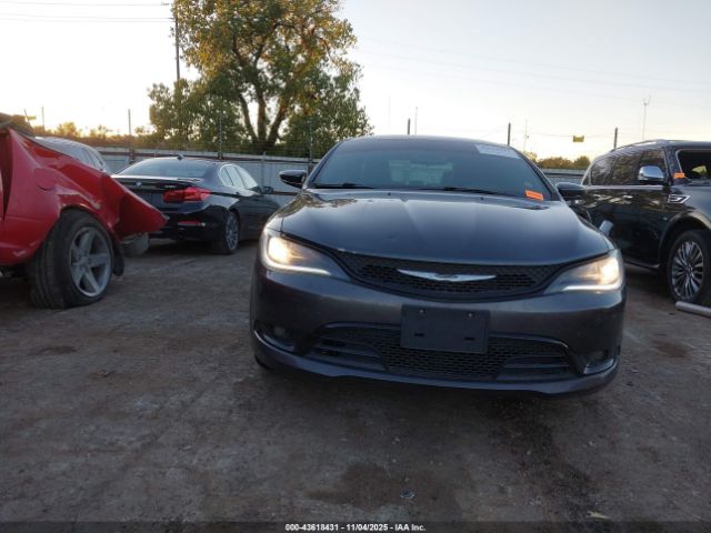 Chrysler 200 S Image 9