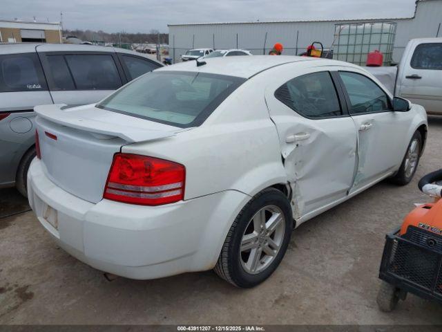 Dodge Avenger Image 2