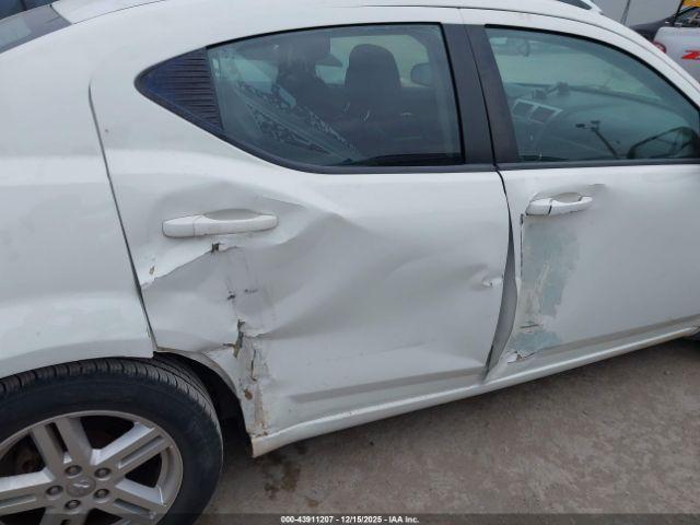 Dodge Avenger Image 4