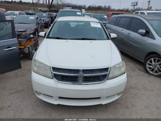 Dodge Avenger Image 8